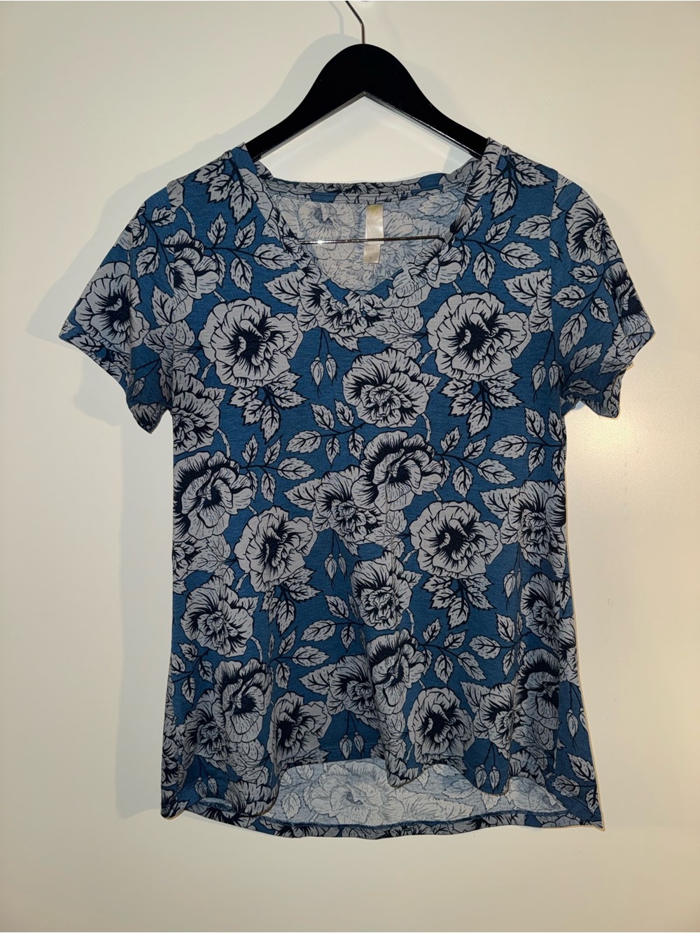 LuLaRoe Christy T Blue Floral V-Neck